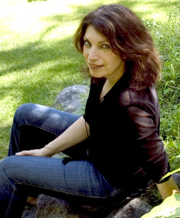 Linda Holeman, author portrait