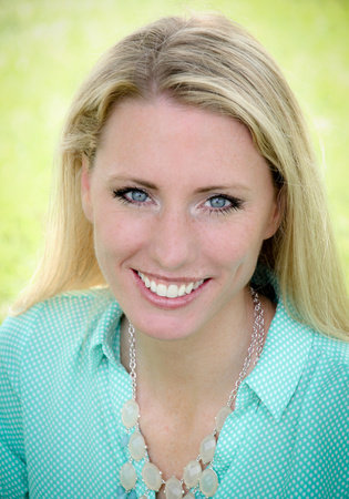 Katie Ganshert, author portrait