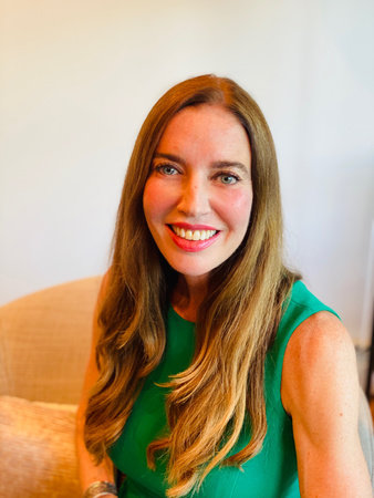Jennifer Barrett, author portrait