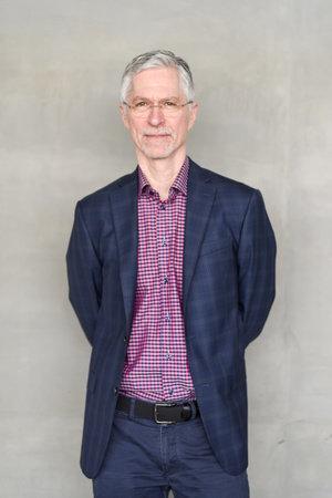 Barry Michels, author portrait