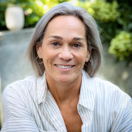 Deborah Schneider, author portrait