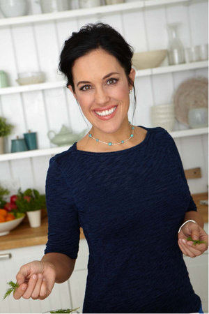 Haylie Pomroy, author portrait