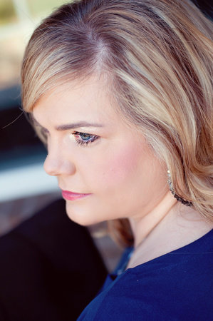 Caroline Fardig, author portrait