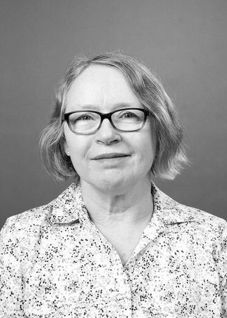 Shari Lapena, author portrait