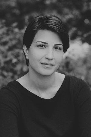 Nazanine Hozar, author portrait