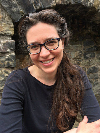 Diane Magras, author portrait
