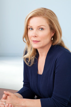 Jennifer Ryan, author portrait