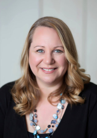 Julianna Miner, author portrait