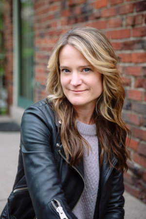 Sara Shepard, author portrait