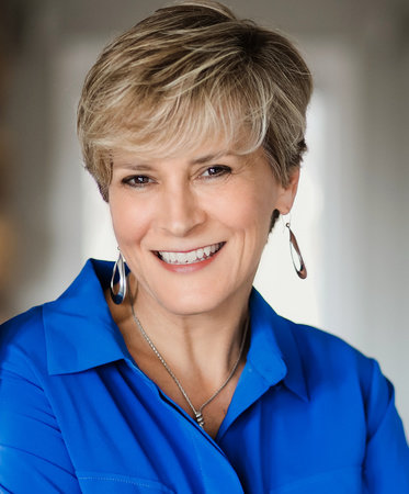 Dr. Juli Slattery, author portrait