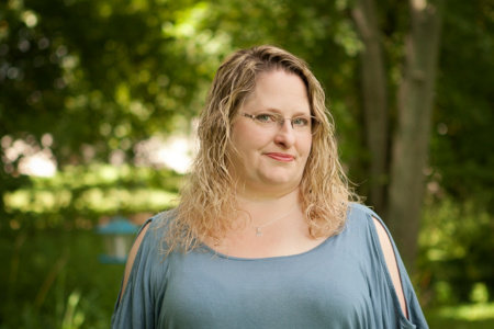 Shannon Schuren, author portrait