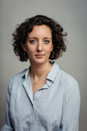 Rebecca Holman, author portrait