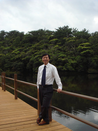 Dr. Qing Li, author portrait