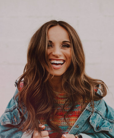 Jordan Lee Dooley, author portrait