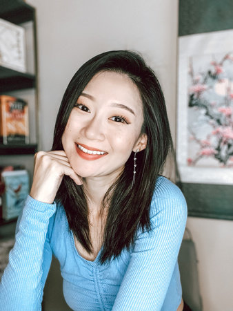 Amélie Wen Zhao, author portrait