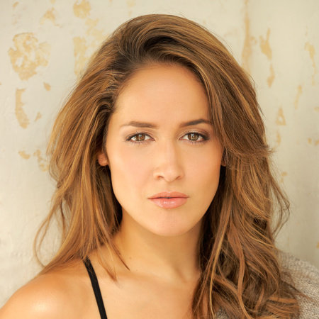 Jaina Lee Ortiz, author portrait