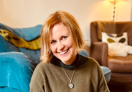 Beth Morrey, author portrait