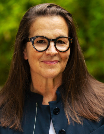 Annie Jacobsen, author portrait