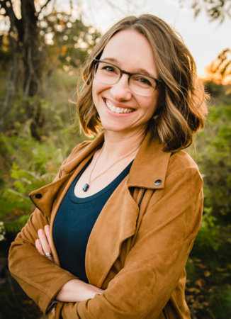 Lorelei Savaryn, author portrait