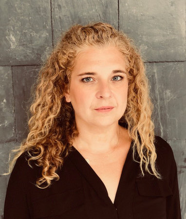 Liz Hauck, author portrait