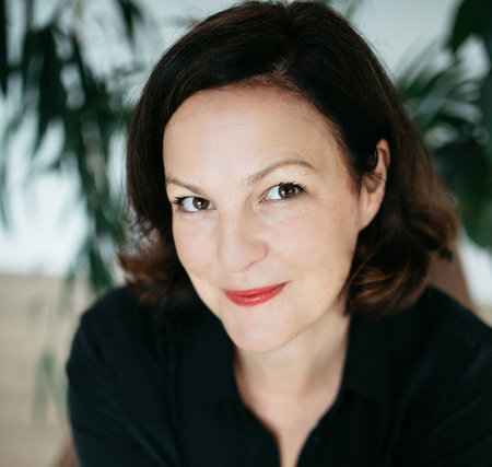 Lizzy Dent, author portrait