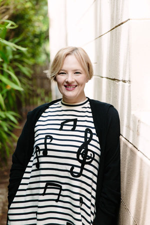 Amy Barry, author portrait