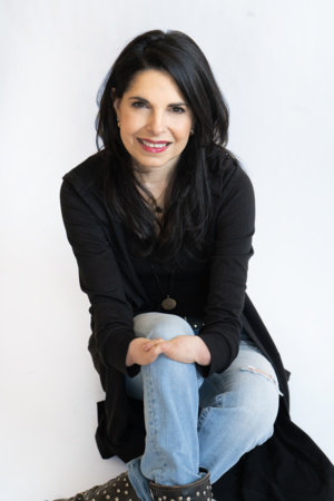 Meg Zucker, author portrait