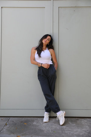 Nicole Keshishian Modic, author portrait