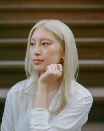 Delia Cai, author portrait