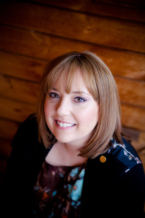 Samantha Young, author portrait