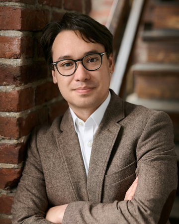 Byron Tau, author portrait