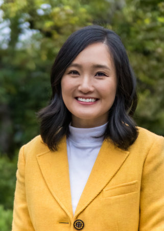 Linda Yoon, author portrait