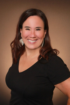 Kat Chen, author portrait
