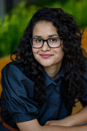 Sola Mahfouz, author portrait