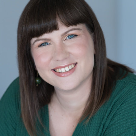 Ellie Hunja, author portrait