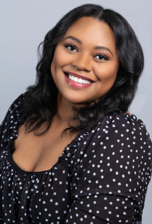 Myah Ariel, author portrait