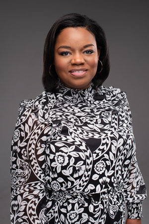 Lisa Victoria Fields, author portrait