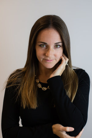 Stephanie DeCarolis, author portrait