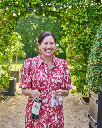 Beth Le Manach, author portrait