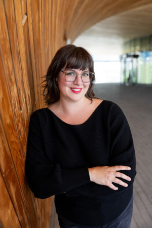 Jessica Barrett, author portrait