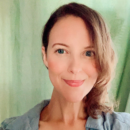 Elly MacKay, author portrait