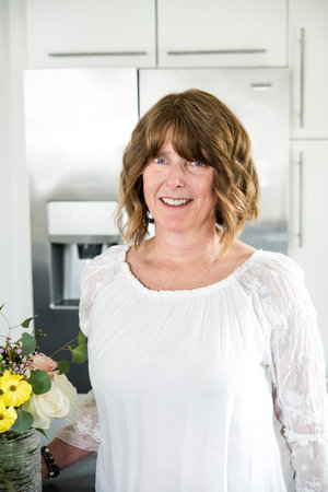 Beth Sinclair, author portrait