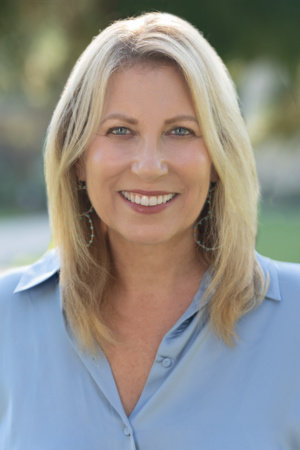 Paula Schneider, author portrait