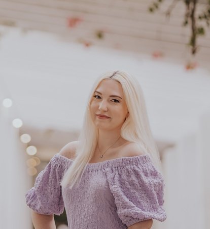 Alexandria Bellefleur, author portrait