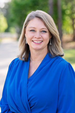 Wendy Lehnertz, author portrait