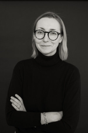 Allysa Adams, author portrait