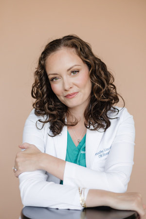 Dr. Jennifer Lincoln, author portrait