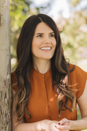Wanda Hellmund, author portrait