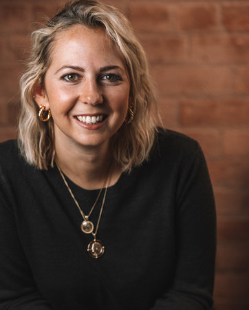 Stephanie Sowden, author portrait