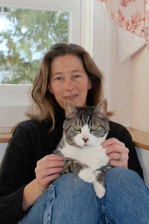 Laurie Cass, author portrait